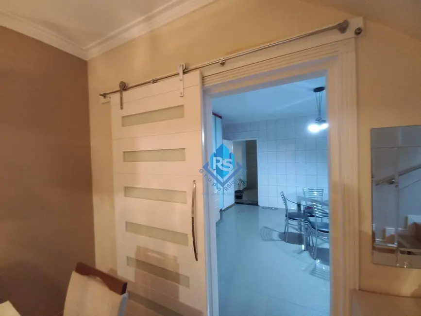 Foto 6 de Sobrado com 3 quartos à venda e para alugar, 200m2 em Jardim Stella, Santo Andre - SP