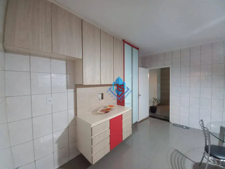 Foto 8 de Sobrado com 3 quartos à venda e para alugar, 200m2 em Jardim Stella, Santo Andre - SP