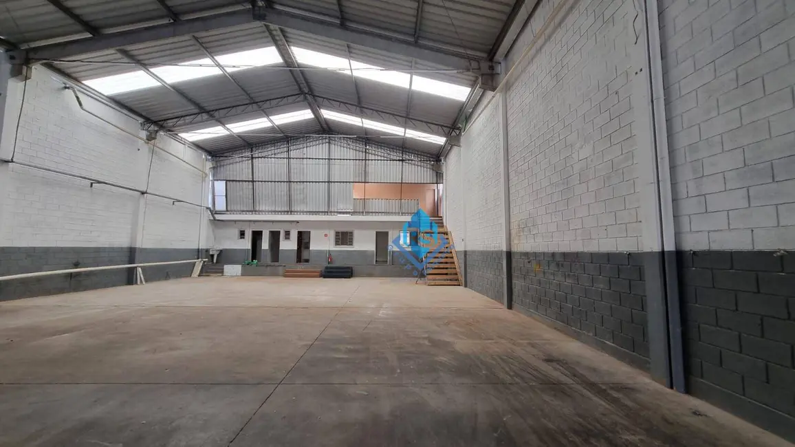 Foto 1 de Armazém / Galpão para alugar, 695m2 em Vila Lucinda, Santo Andre - SP