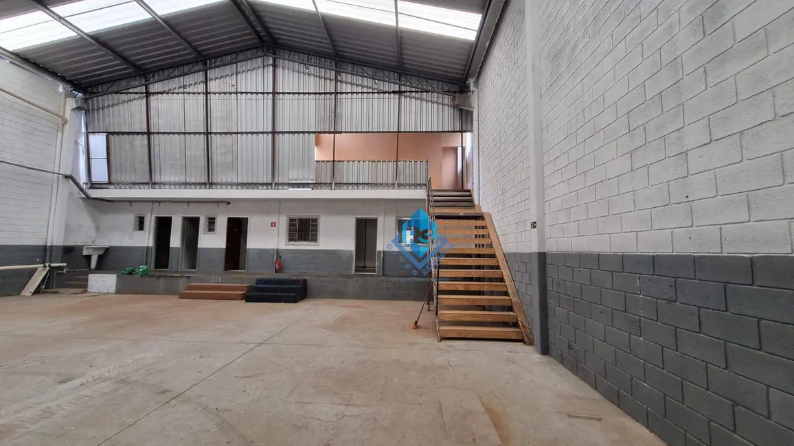 Foto 2 de Armazém / Galpão para alugar, 695m2 em Vila Lucinda, Santo Andre - SP