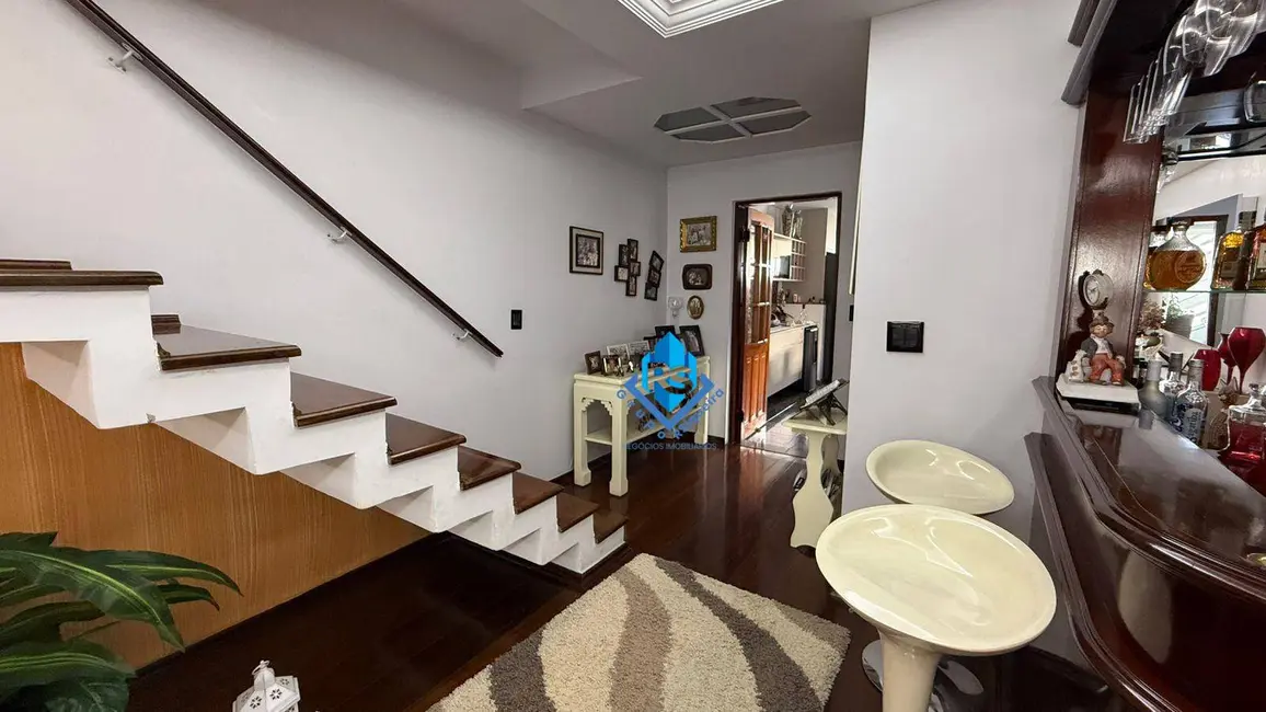 Sobrado com 3 quartos à venda, 400m2 em Sao Bernardo Do Campo - SP - imagem 5 Foto 5 de Sobrado com 3 quartos à venda, 400m2 em Sao Bernardo Do Campo - SP