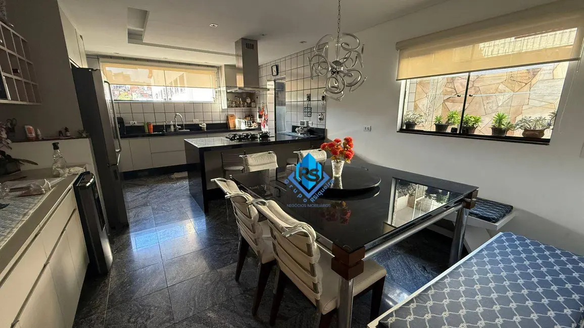 Sobrado com 3 quartos à venda, 400m2 em Sao Bernardo Do Campo - SP - imagem 8 Foto 8 de Sobrado com 3 quartos à venda, 400m2 em Sao Bernardo Do Campo - SP