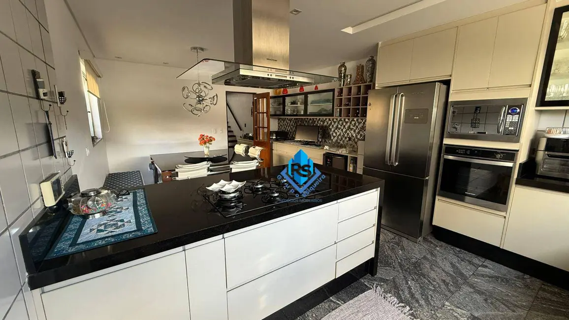 Sobrado com 3 quartos à venda, 400m2 em Sao Bernardo Do Campo - SP - imagem 9 Foto 9 de Sobrado com 3 quartos à venda, 400m2 em Sao Bernardo Do Campo - SP