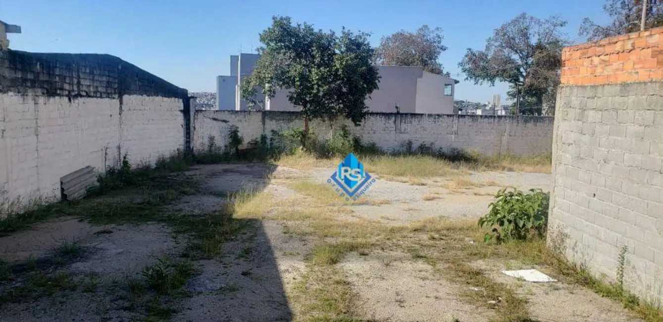 Foto 1 de Terreno / Lote para alugar, 648m2 em Jardim Utinga, Santo Andre - SP