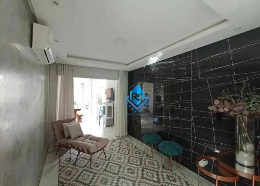 Sobrado com 3 quartos à venda, 250m2 em Santo Antônio, Teresina - PI - imagem 4 Foto 4 de Sobrado com 3 quartos à venda, 250m2 em Santo Antônio, Teresina - PI