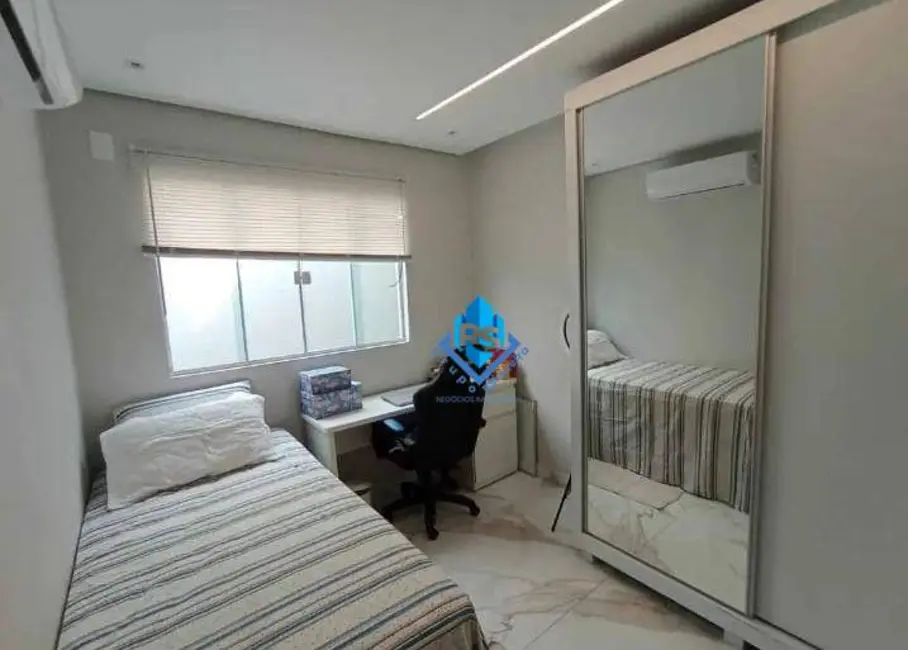 Sobrado com 3 quartos à venda, 250m2 em Santo Antônio, Teresina - PI - imagem 7 Foto 7 de Sobrado com 3 quartos à venda, 250m2 em Santo Antônio, Teresina - PI