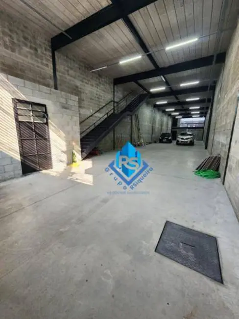 Foto 3 de Armazém / Galpão à venda e para alugar, 225m2 em Santo Antônio, Sao Caetano Do Sul - SP