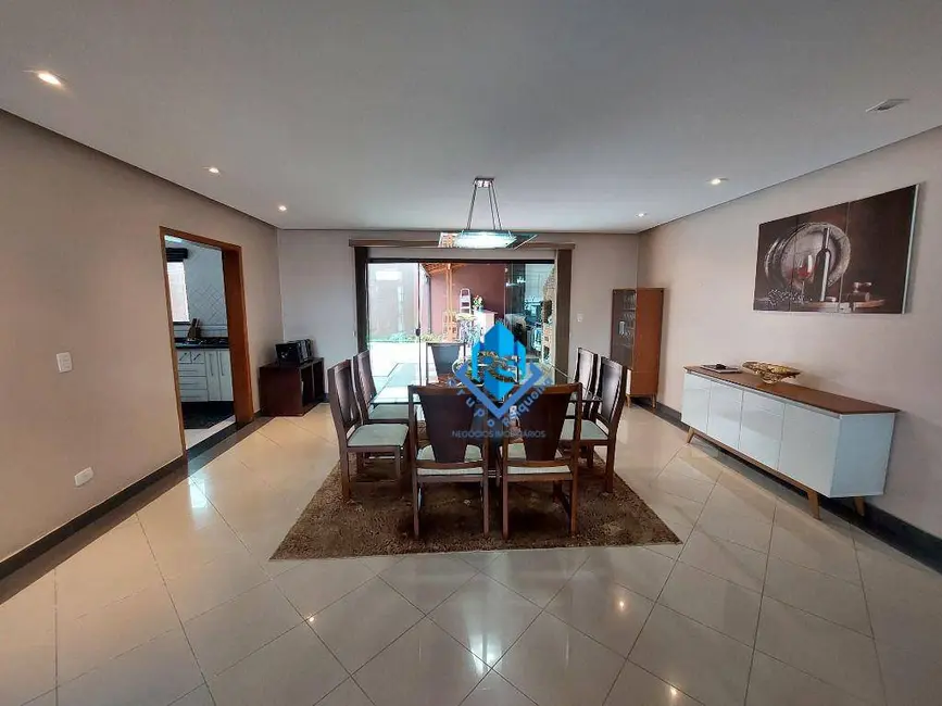 Sobrado com 3 quartos à venda, 325m2 em Assunção, Sao Bernardo Do Campo - SP - imagem 9 Foto 9 de Sobrado com 3 quartos à venda, 325m2 em Assunção, Sao Bernardo Do Campo - SP