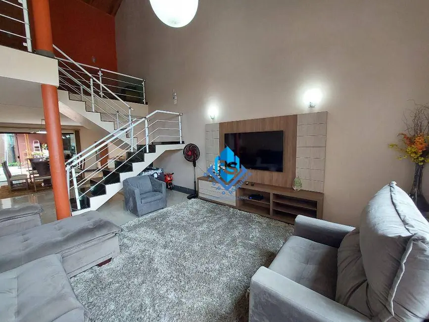 Sobrado com 3 quartos à venda, 325m2 em Assunção, Sao Bernardo Do Campo - SP - imagem 2 Foto 2 de Sobrado com 3 quartos à venda, 325m2 em Assunção, Sao Bernardo Do Campo - SP