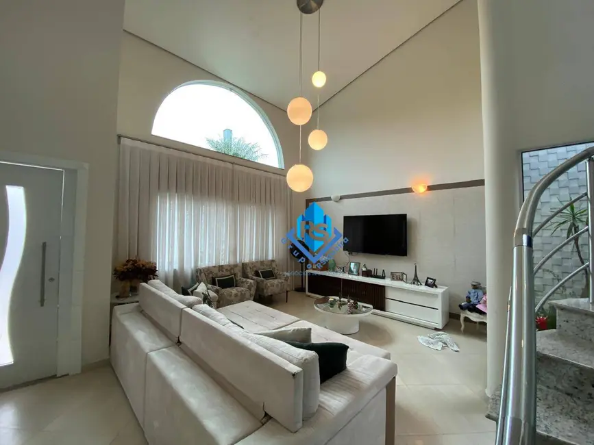 Sobrado com 4 quartos à venda, 300m2 em Parque dos Pássaros, Sao Bernardo Do Campo - SP - imagem 2 Foto 2 de Sobrado com 4 quartos à venda, 300m2 em Parque dos Pássaros, Sao Bernardo Do Campo - SP