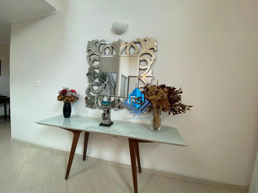 Sobrado com 4 quartos à venda, 300m2 em Parque dos Pássaros, Sao Bernardo Do Campo - SP - imagem 6 Foto 6 de Sobrado com 4 quartos à venda, 300m2 em Parque dos Pássaros, Sao Bernardo Do Campo - SP