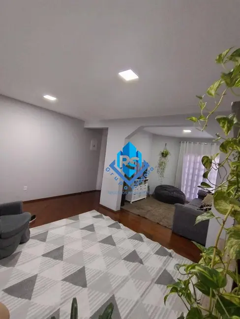 Sobrado com 4 quartos à venda, 125m2 em Sao Bernardo Do Campo - SP - imagem 4 Foto 4 de Sobrado com 4 quartos à venda, 125m2 em Sao Bernardo Do Campo - SP