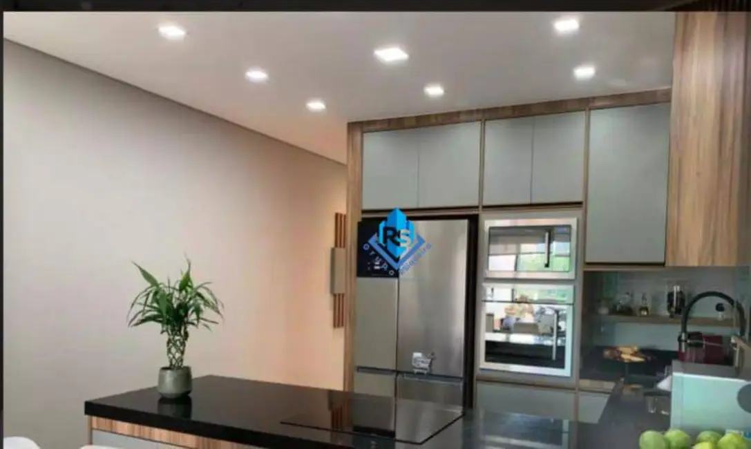 Sobrado com 3 quartos à venda, 198m2 em Sao Bernardo Do Campo - SP - imagem 4 Foto 4 de Sobrado com 3 quartos à venda, 198m2 em Sao Bernardo Do Campo - SP