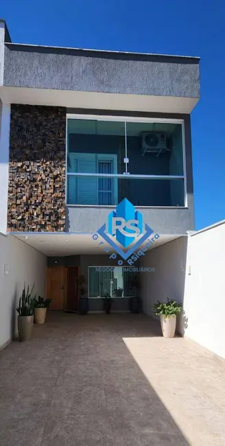 Sobrado com 3 quartos à venda, 198m2 em Sao Bernardo Do Campo - SP - imagem 1 Foto 1 de Sobrado com 3 quartos à venda, 198m2 em Sao Bernardo Do Campo - SP