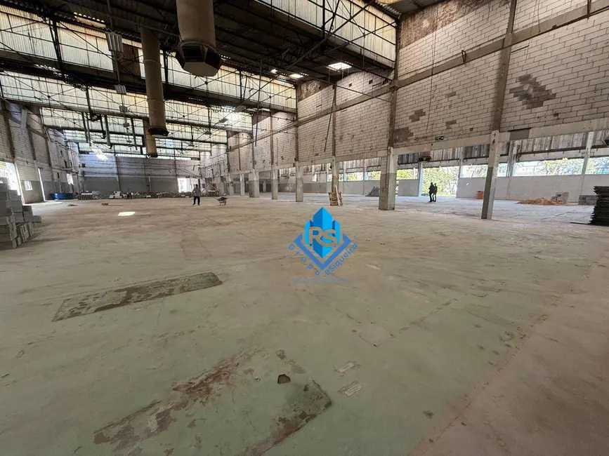 Armazém / Galpão para alugar, 4500m2 em Piraporinha, Diadema - SP - imagem 1 Foto 1 de Armazém / Galpão para alugar, 4500m2 em Piraporinha, Diadema - SP
