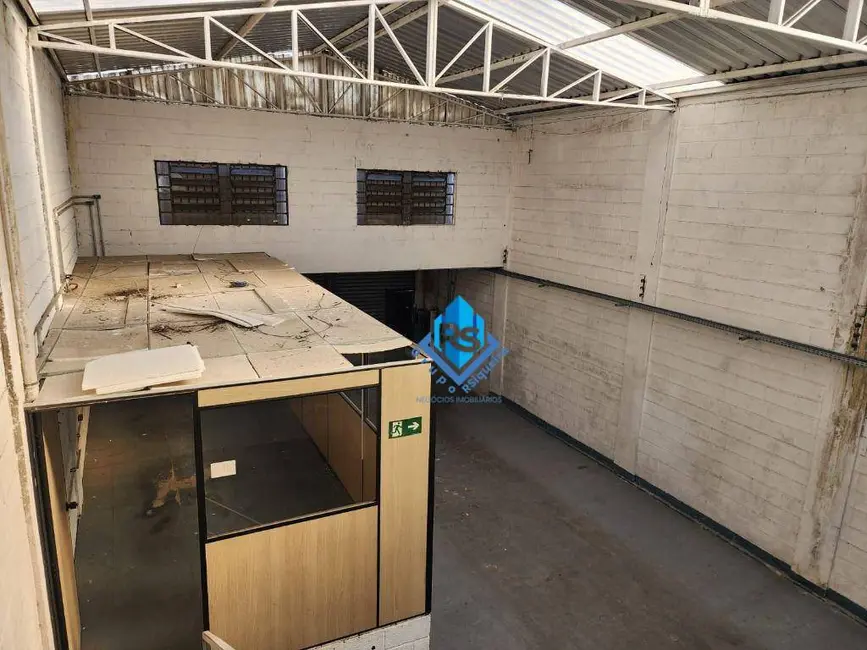 Armazém / Galpão para alugar, 250m2 em Nova Petrópolis, Sao Bernardo Do Campo - SP - imagem 7 Foto 7 de Armazém / Galpão para alugar, 250m2 em Nova Petrópolis, Sao Bernardo Do Campo - SP