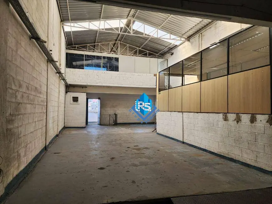 Armazém / Galpão para alugar, 250m2 em Nova Petrópolis, Sao Bernardo Do Campo - SP - imagem 1 Foto 1 de Armazém / Galpão para alugar, 250m2 em Nova Petrópolis, Sao Bernardo Do Campo - SP