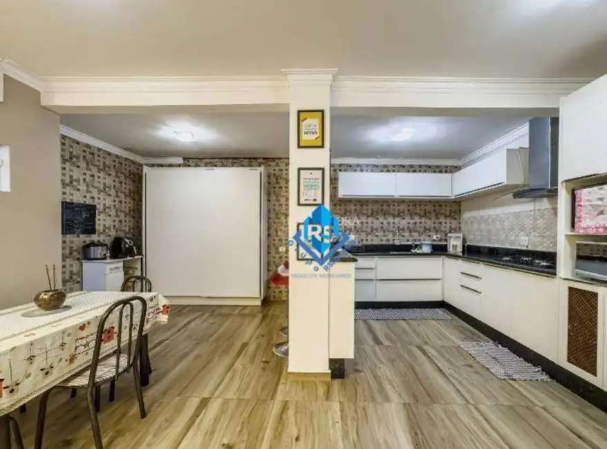 Casa com 3 quartos à venda, 230m2 em Sao Bernardo Do Campo - SP - imagem 3 Foto 3 de Casa com 3 quartos à venda, 230m2 em Sao Bernardo Do Campo - SP