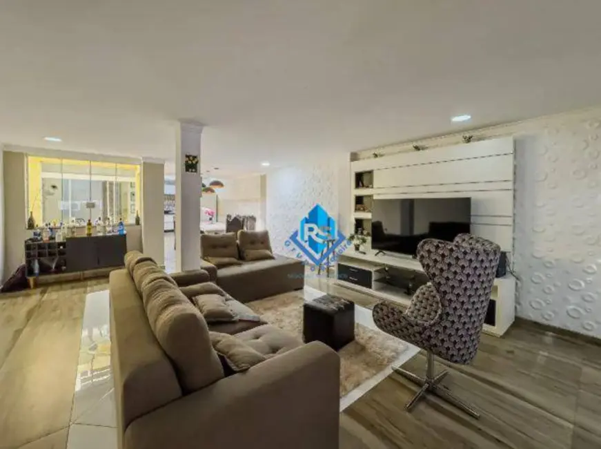 Casa com 3 quartos à venda, 230m2 em Sao Bernardo Do Campo - SP - imagem 4 Foto 4 de Casa com 3 quartos à venda, 230m2 em Sao Bernardo Do Campo - SP