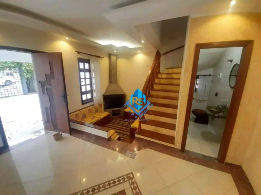 Foto 2 de Sobrado com 4 quartos à venda, 260m2 em Santa Terezinha, Sao Bernardo Do Campo - SP