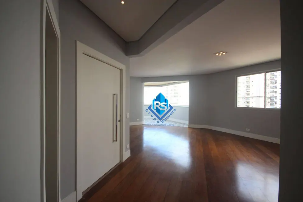 Apartamento com 3 quartos à venda e para alugar, 244m2 em Moema, São Paulo - SP - imagem 3 Foto 3 de Apartamento com 3 quartos à venda e para alugar, 244m2 em Moema, São Paulo - SP