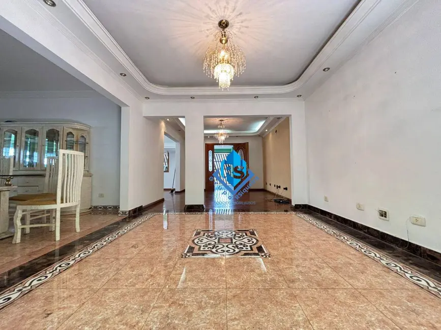 Sobrado com 3 quartos para alugar, 249m2 em Sao Bernardo Do Campo - SP - imagem 4 Foto 4 de Sobrado com 3 quartos para alugar, 249m2 em Sao Bernardo Do Campo - SP