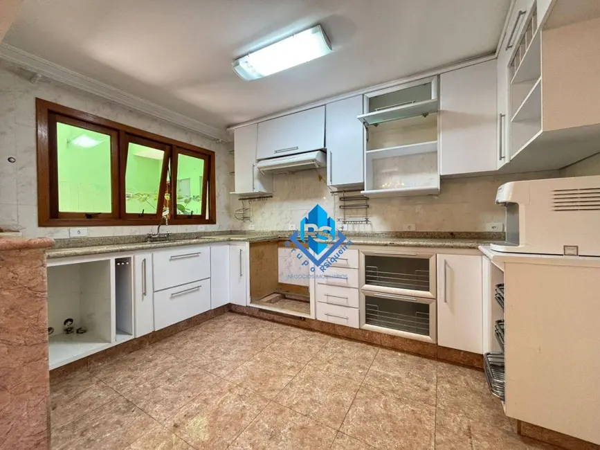 Sobrado com 3 quartos para alugar, 249m2 em Sao Bernardo Do Campo - SP - imagem 8 Foto 8 de Sobrado com 3 quartos para alugar, 249m2 em Sao Bernardo Do Campo - SP