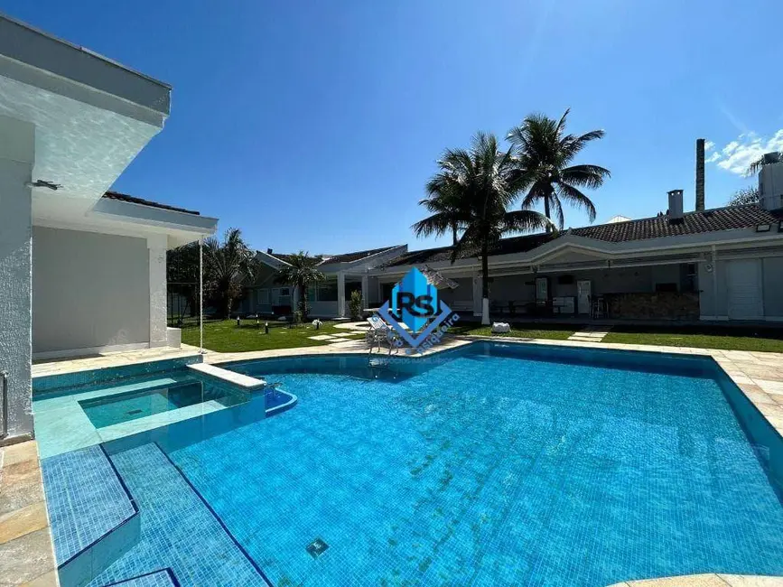 Foto 2 de Casa de Condomínio com 7 quartos à venda e para alugar, 2000m2 em Jardim Acapulco, Guaruja - SP
