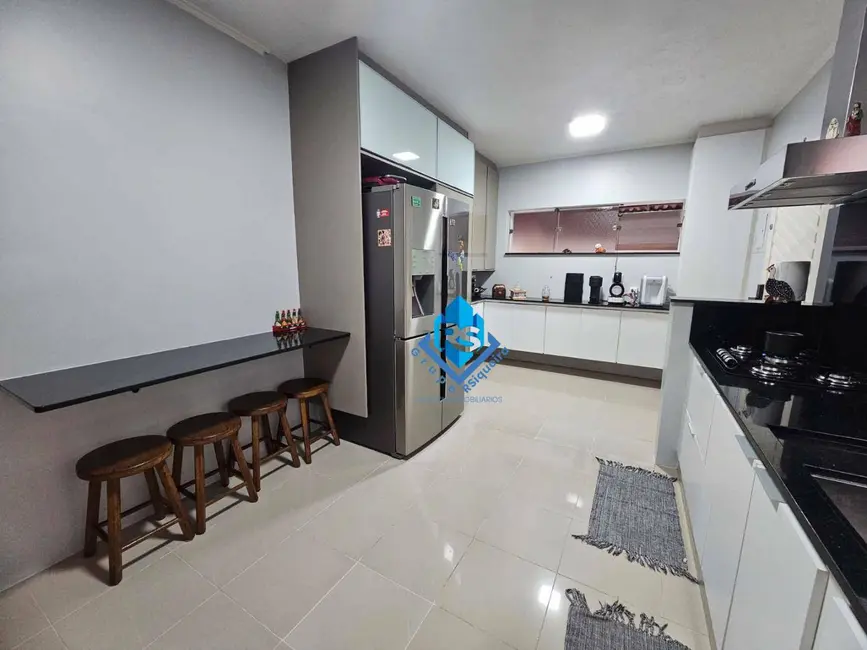 Foto 8 de Sobrado com 4 quartos à venda e para alugar, 250m2 em Dos Casa, Sao Bernardo Do Campo - SP