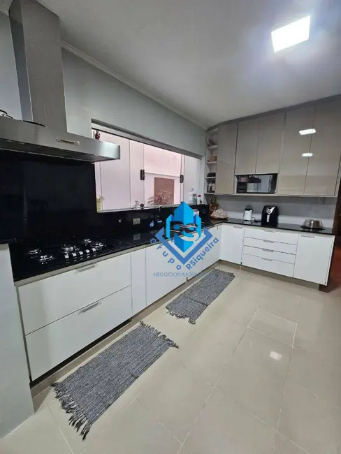 Foto 4 de Sobrado com 4 quartos à venda e para alugar, 250m2 em Dos Casa, Sao Bernardo Do Campo - SP