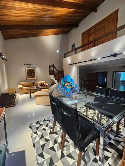 Foto 1 de Sobrado com 4 quartos à venda e para alugar, 250m2 em Dos Casa, Sao Bernardo Do Campo - SP