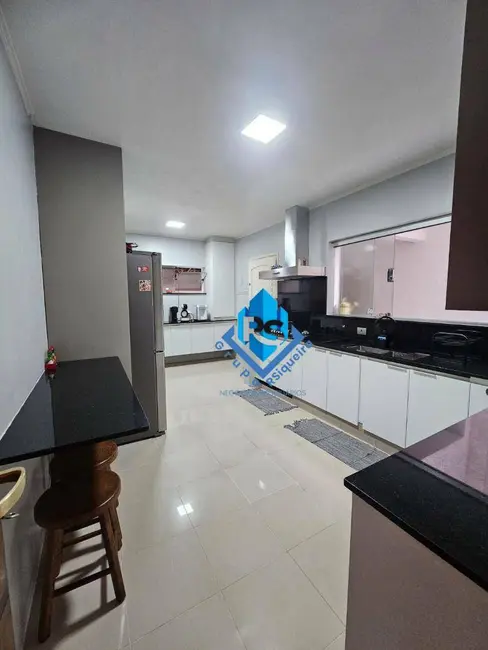 Foto 3 de Sobrado com 4 quartos à venda e para alugar, 250m2 em Dos Casa, Sao Bernardo Do Campo - SP