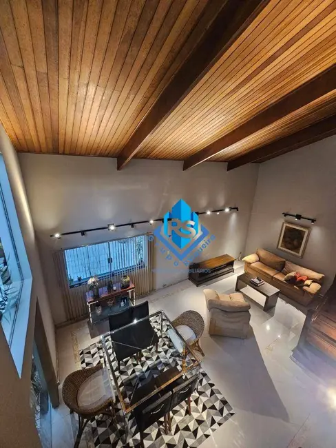 Foto 2 de Sobrado com 4 quartos à venda e para alugar, 250m2 em Dos Casa, Sao Bernardo Do Campo - SP