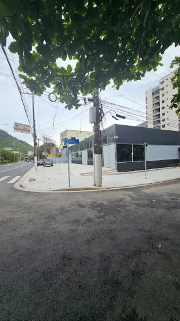 Armazém / Galpão à venda e para alugar, 521m2 em Enseada, Guaruja - SP - imagem 1 Foto 1 de Armazém / Galpão à venda e para alugar, 521m2 em Enseada, Guaruja - SP