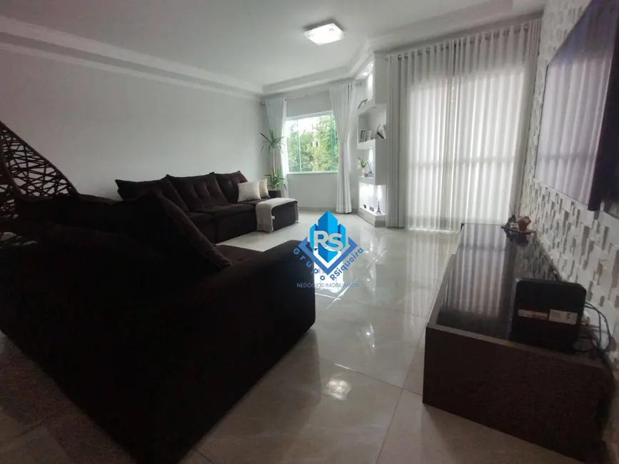 Sobrado com 3 quartos à venda, 136m2 em Sao Bernardo Do Campo - SP - imagem 4 Foto 4 de Sobrado com 3 quartos à venda, 136m2 em Sao Bernardo Do Campo - SP