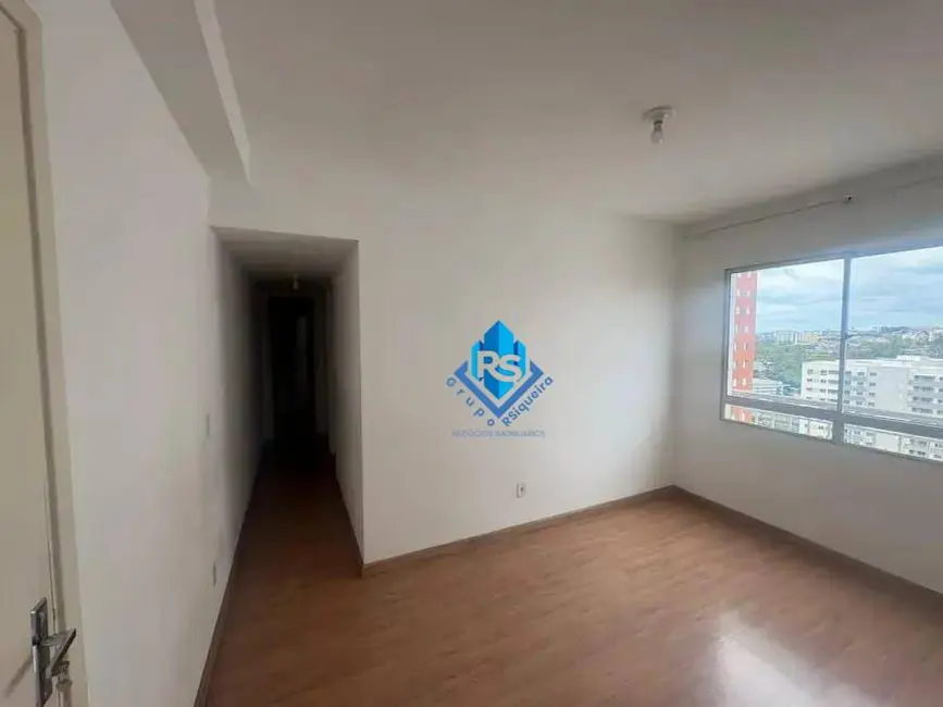 Foto 2 de Apartamento com 2 quartos à venda, 44m2 em Canhema, Diadema - SP