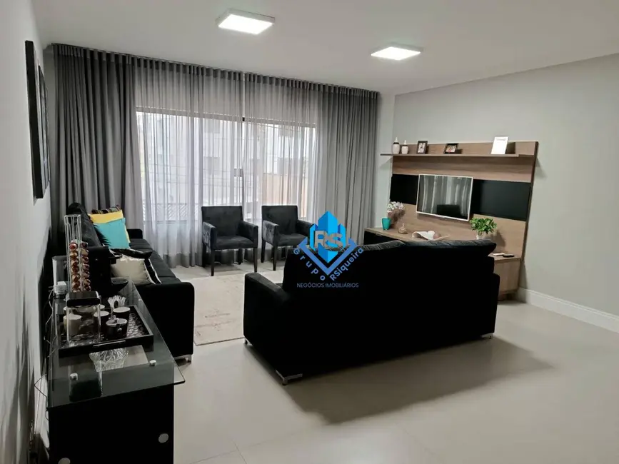 Sobrado com 4 quartos à venda, 145m2 em Nova Petrópolis, Sao Bernardo Do Campo - SP - imagem 4 Foto 4 de Sobrado com 4 quartos à venda, 145m2 em Nova Petrópolis, Sao Bernardo Do Campo - SP