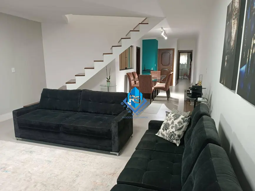 Sobrado com 4 quartos à venda, 145m2 em Nova Petrópolis, Sao Bernardo Do Campo - SP - imagem 3 Foto 3 de Sobrado com 4 quartos à venda, 145m2 em Nova Petrópolis, Sao Bernardo Do Campo - SP