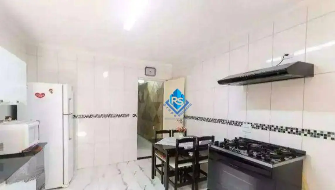 Foto 8 de Sobrado com 3 quartos para alugar, 150m2 em Taboão, Diadema - SP