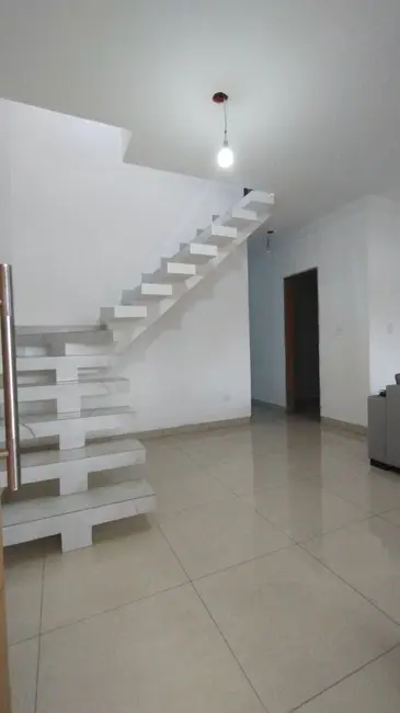 Sobrado com 3 quartos à venda, 105m2 em Sao Bernardo Do Campo - SP - imagem 3 Foto 3 de Sobrado com 3 quartos à venda, 105m2 em Sao Bernardo Do Campo - SP