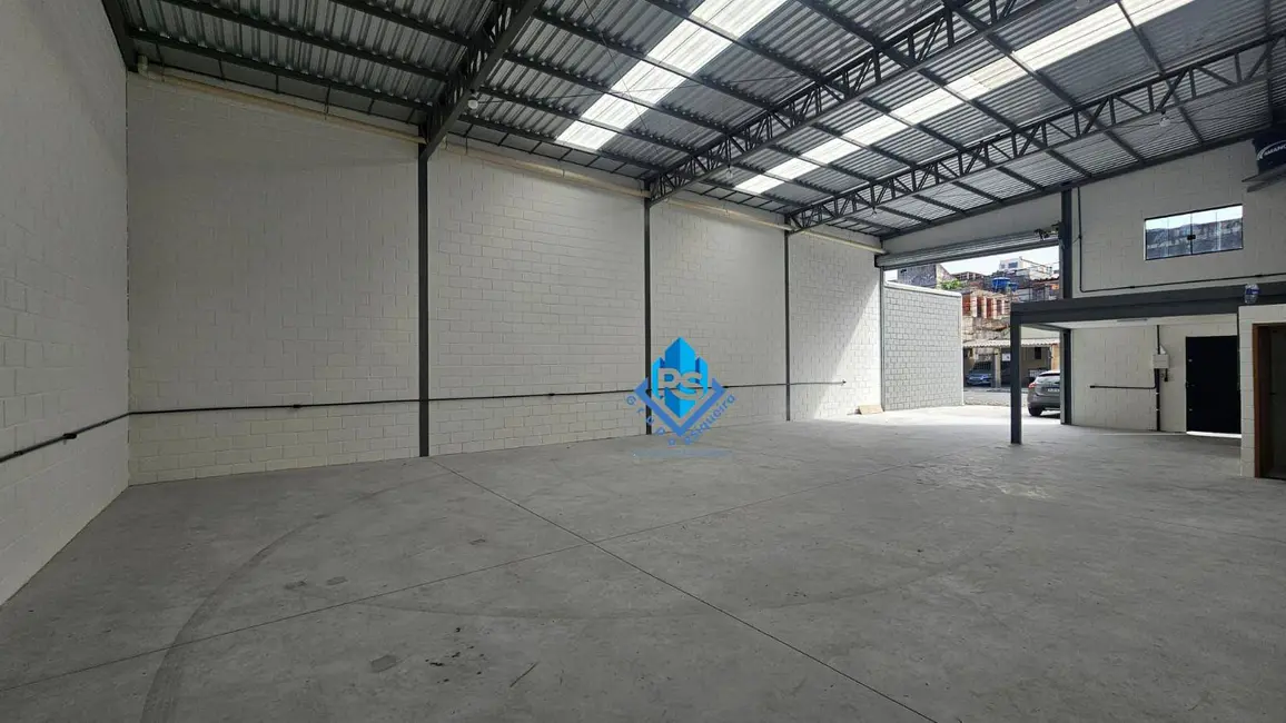 Foto 2 de Armazém / Galpão para alugar, 205m2 em Taboão, Diadema - SP