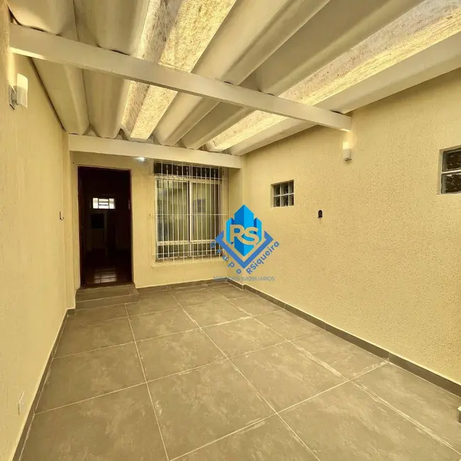 Sobrado com 2 quartos para alugar, 97m2 em Santa Terezinha, Sao Bernardo Do Campo - SP - imagem 1 Foto 1 de Sobrado com 2 quartos para alugar, 97m2 em Santa Terezinha, Sao Bernardo Do Campo - SP