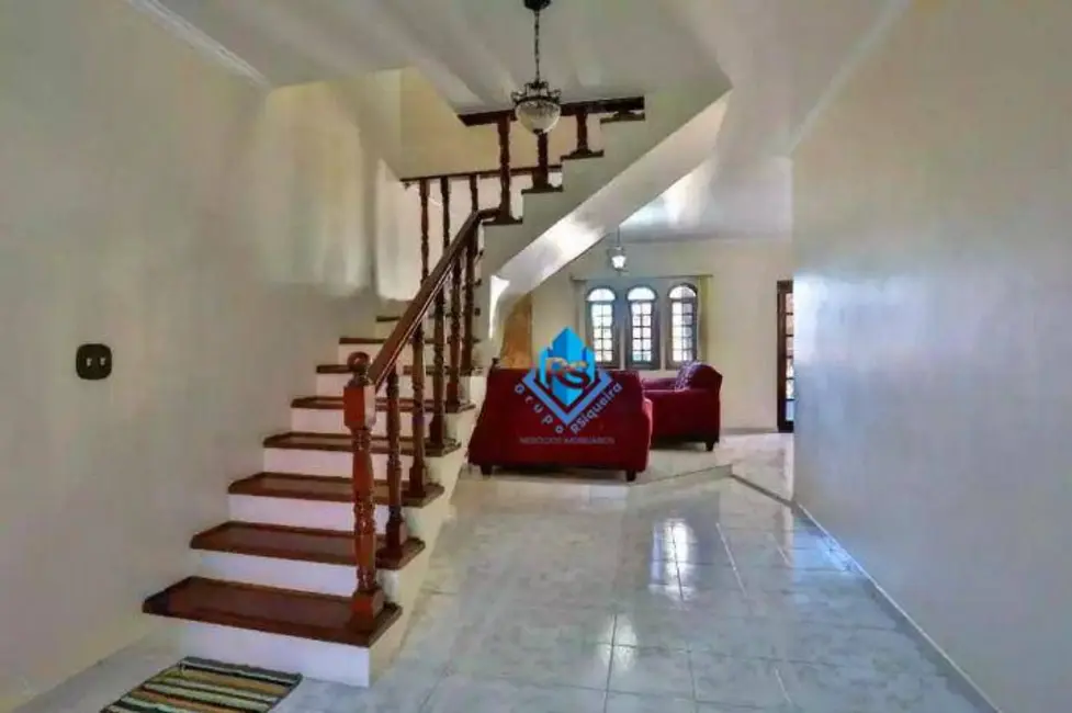 Sobrado com 3 quartos à venda, 180m2 em Sao Bernardo Do Campo - SP - imagem 4 Foto 4 de Sobrado com 3 quartos à venda, 180m2 em Sao Bernardo Do Campo - SP