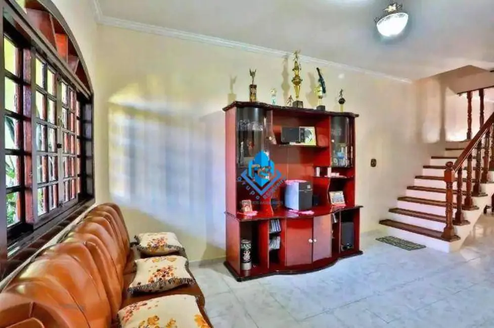 Sobrado com 3 quartos à venda, 180m2 em Sao Bernardo Do Campo - SP - imagem 6 Foto 6 de Sobrado com 3 quartos à venda, 180m2 em Sao Bernardo Do Campo - SP