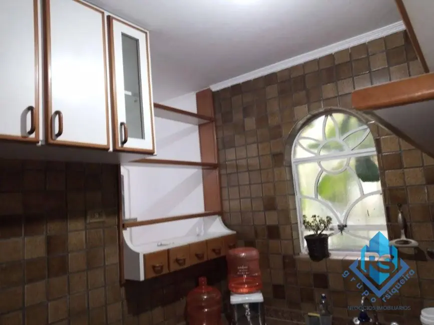 Casa com 3 quartos para alugar, 300m2 em Sao Bernardo Do Campo - SP - imagem 8 Foto 8 de Casa com 3 quartos para alugar, 300m2 em Sao Bernardo Do Campo - SP