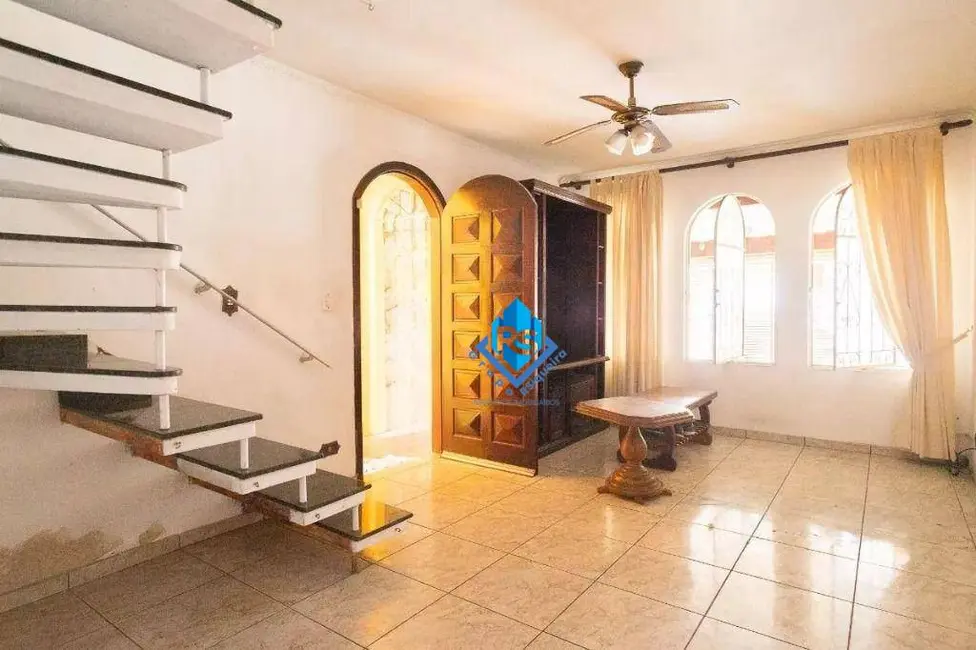 Sobrado com 3 quartos para alugar, 145m2 em Santa Terezinha, Sao Bernardo Do Campo - SP - imagem 8 Foto 8 de Sobrado com 3 quartos para alugar, 145m2 em Santa Terezinha, Sao Bernardo Do Campo - SP