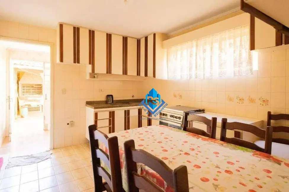 Sobrado com 3 quartos para alugar, 145m2 em Santa Terezinha, Sao Bernardo Do Campo - SP - imagem 5 Foto 5 de Sobrado com 3 quartos para alugar, 145m2 em Santa Terezinha, Sao Bernardo Do Campo - SP