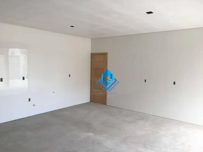 Sobrado com 4 quartos à venda, 331m2 em Parque dos Pássaros, Sao Bernardo Do Campo - SP - imagem 7 Foto 7 de Sobrado com 4 quartos à venda, 331m2 em Parque dos Pássaros, Sao Bernardo Do Campo - SP