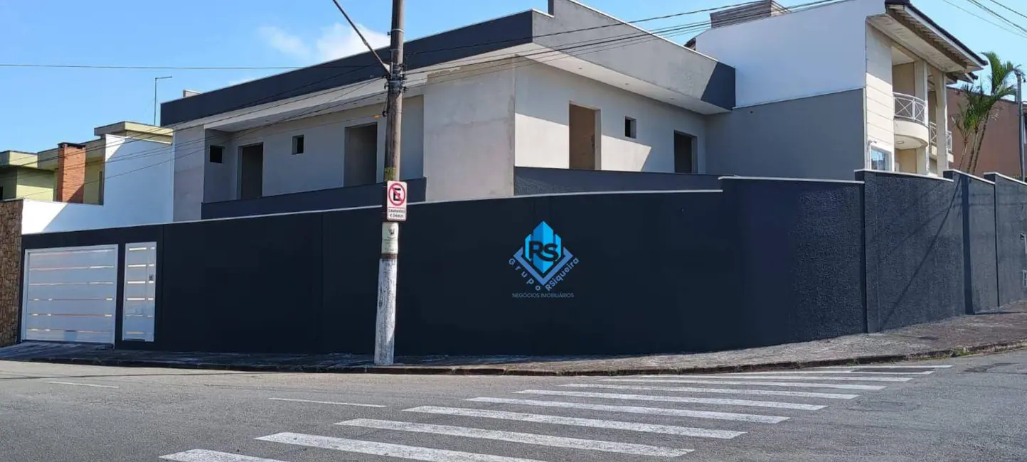 Sobrado com 4 quartos à venda, 331m2 em Parque dos Pássaros, Sao Bernardo Do Campo - SP - imagem 1 Foto 1 de Sobrado com 4 quartos à venda, 331m2 em Parque dos Pássaros, Sao Bernardo Do Campo - SP