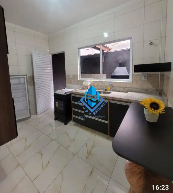 Foto 3 de Sobrado com 2 quartos à venda, 47m2 em Praia Grande - SP